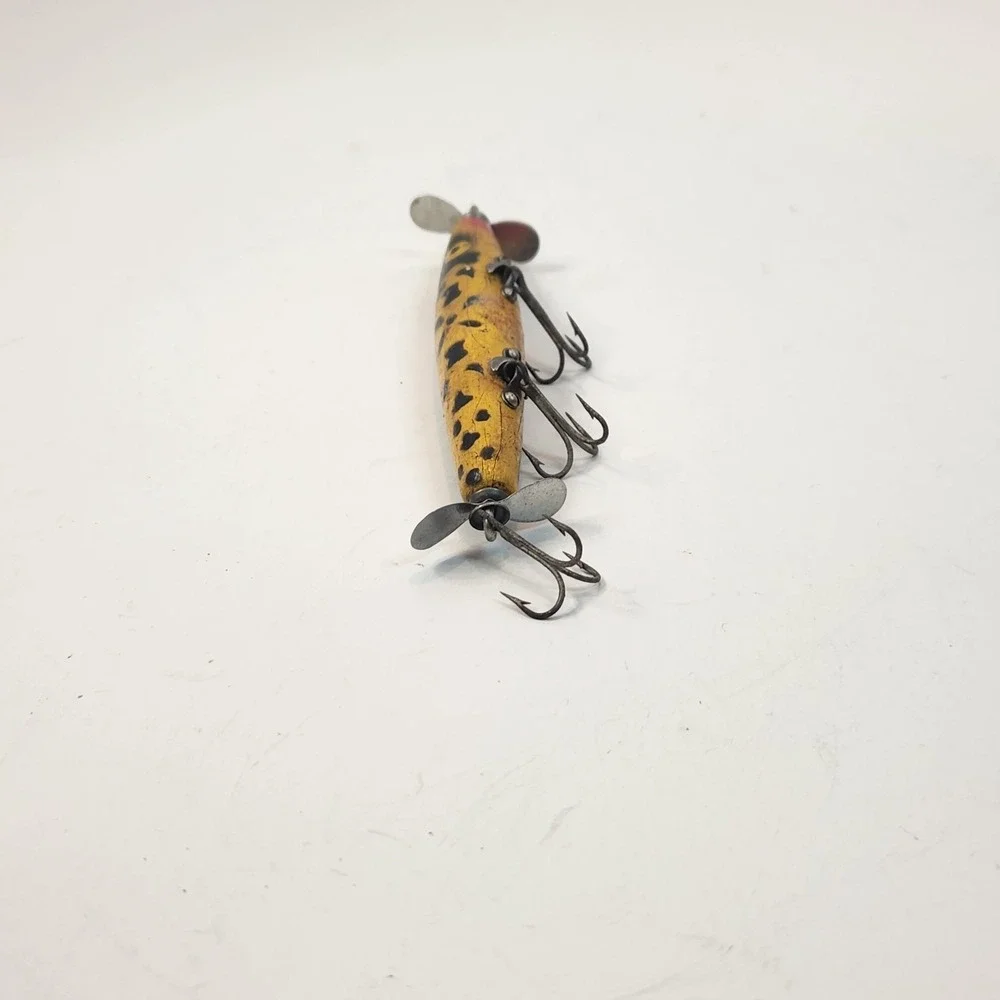 Wooden Shakespeare Slim‎ Jim Yellow Coach Dog Fishing Lure VINTAGE Angling Bass